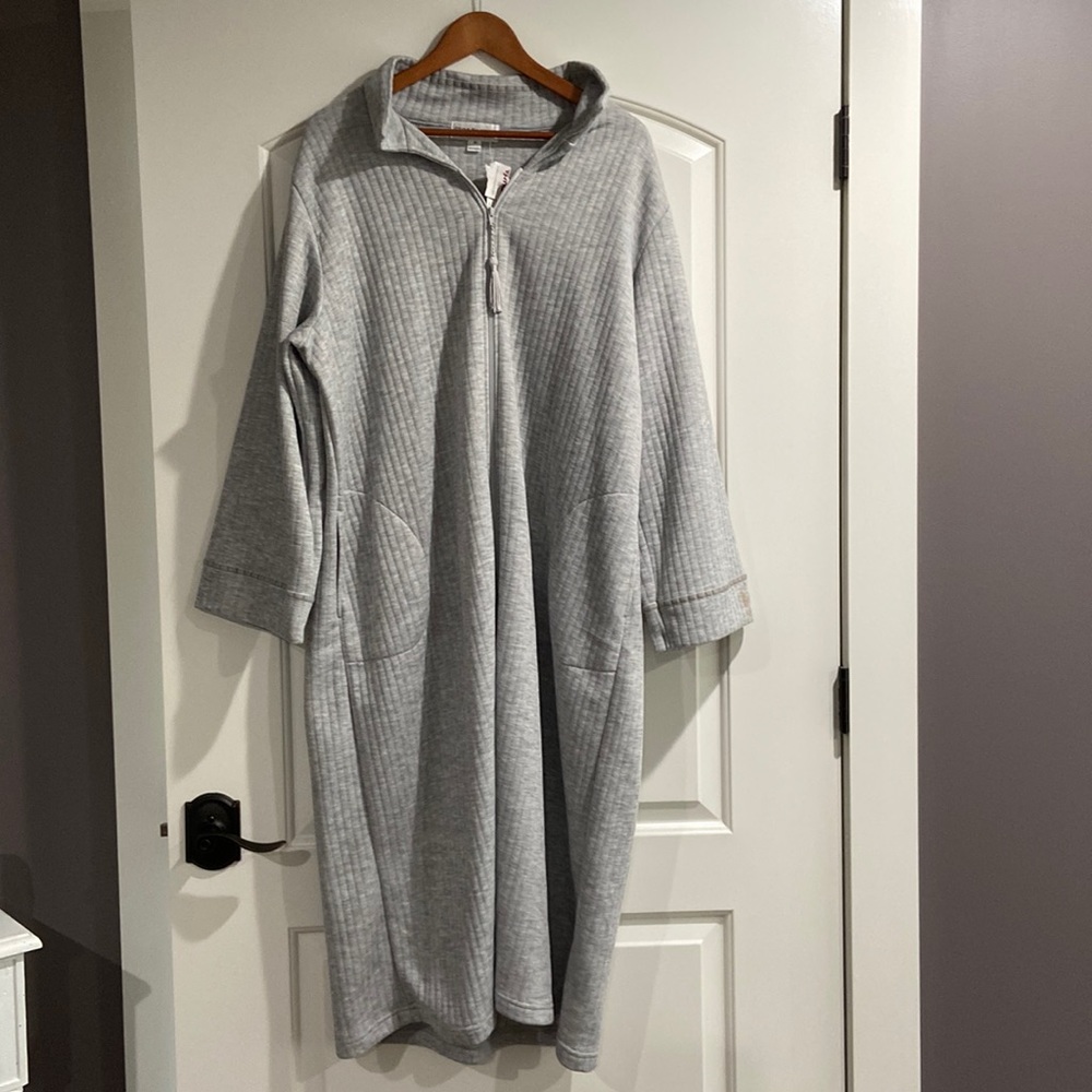 Women’s robe